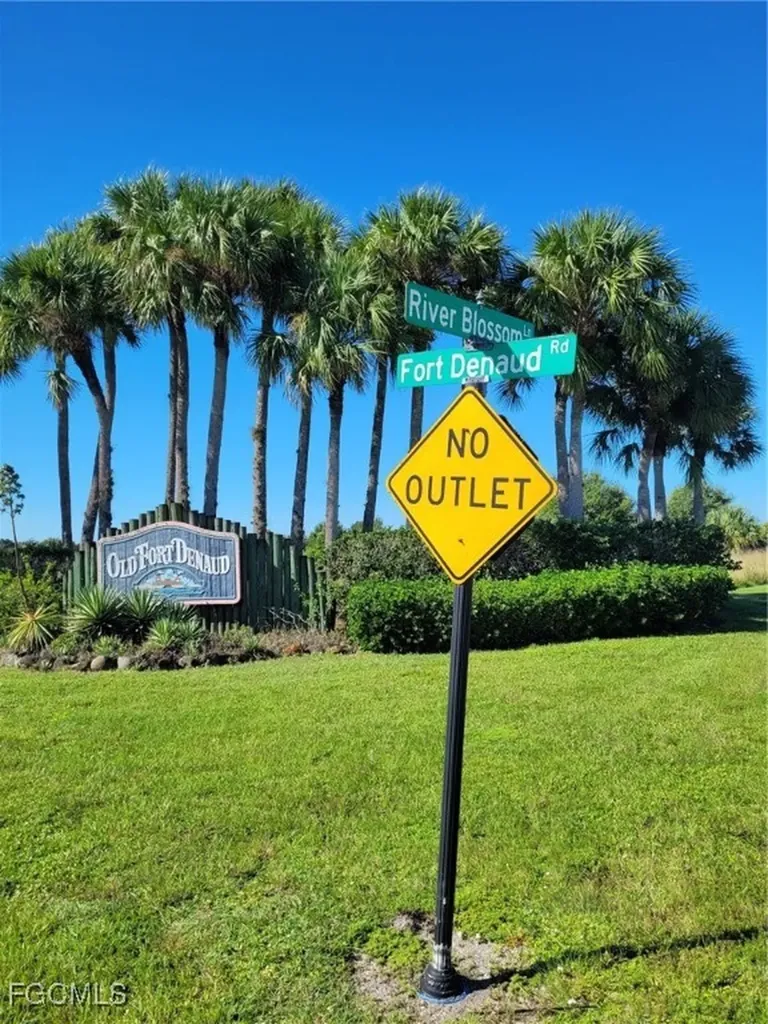 5291 River Blossom Lane Fort Denaud FL 33935