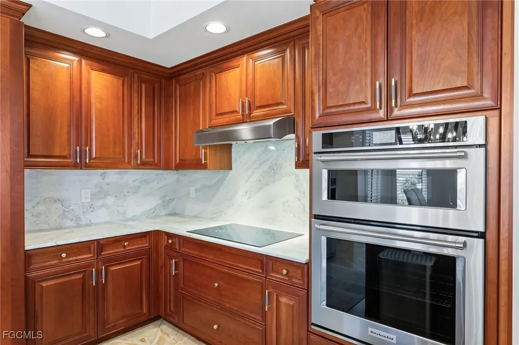 6061 Silver King Boulevard Cape Coral FL 33914