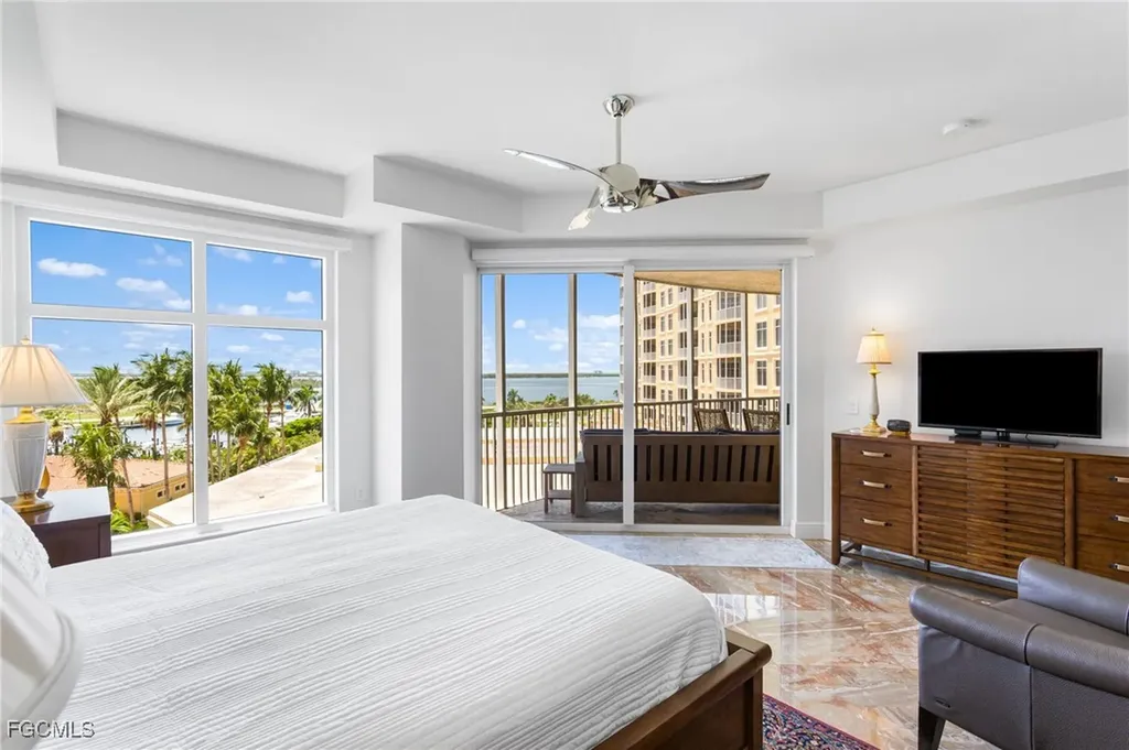 6061 Silver King Boulevard Cape Coral FL 33914