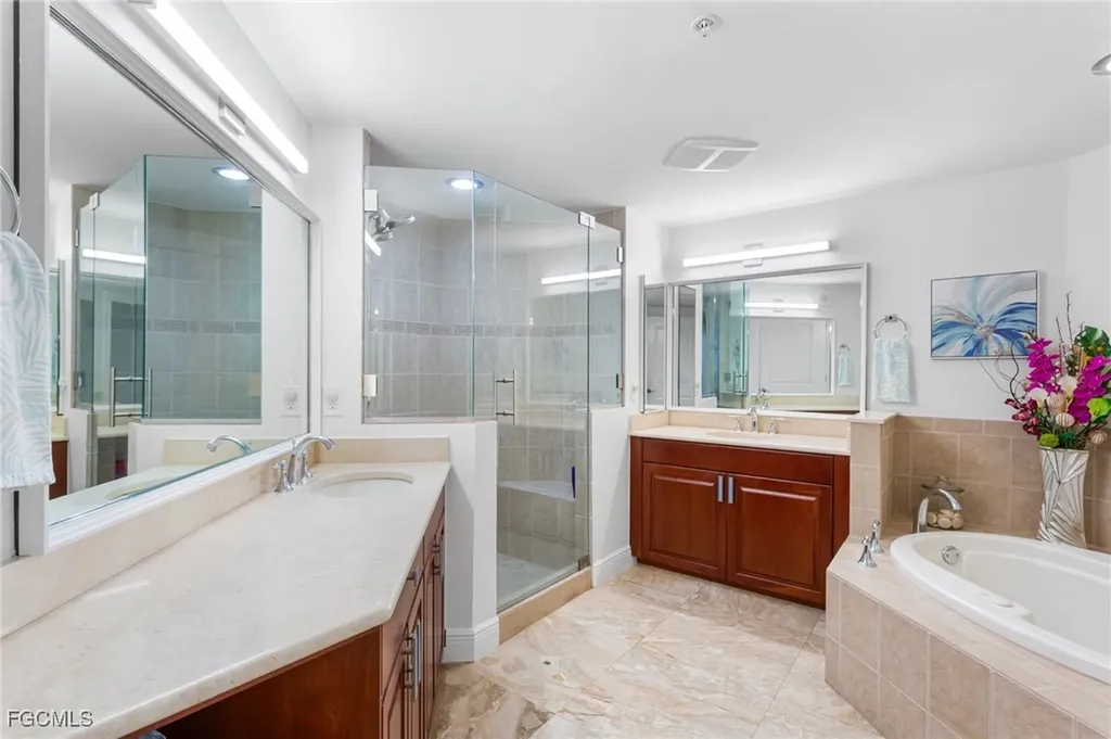 6061 Silver King Boulevard Cape Coral FL 33914