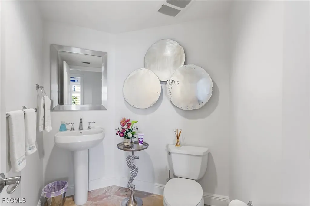 6061 Silver King Boulevard Cape Coral FL 33914