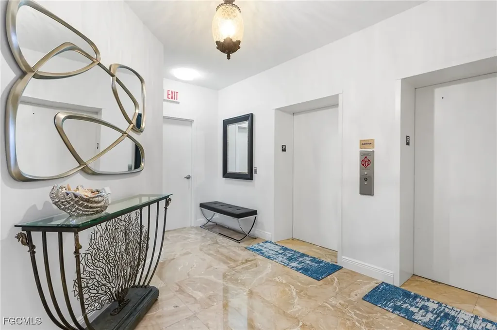 6061 Silver King Boulevard Cape Coral FL 33914