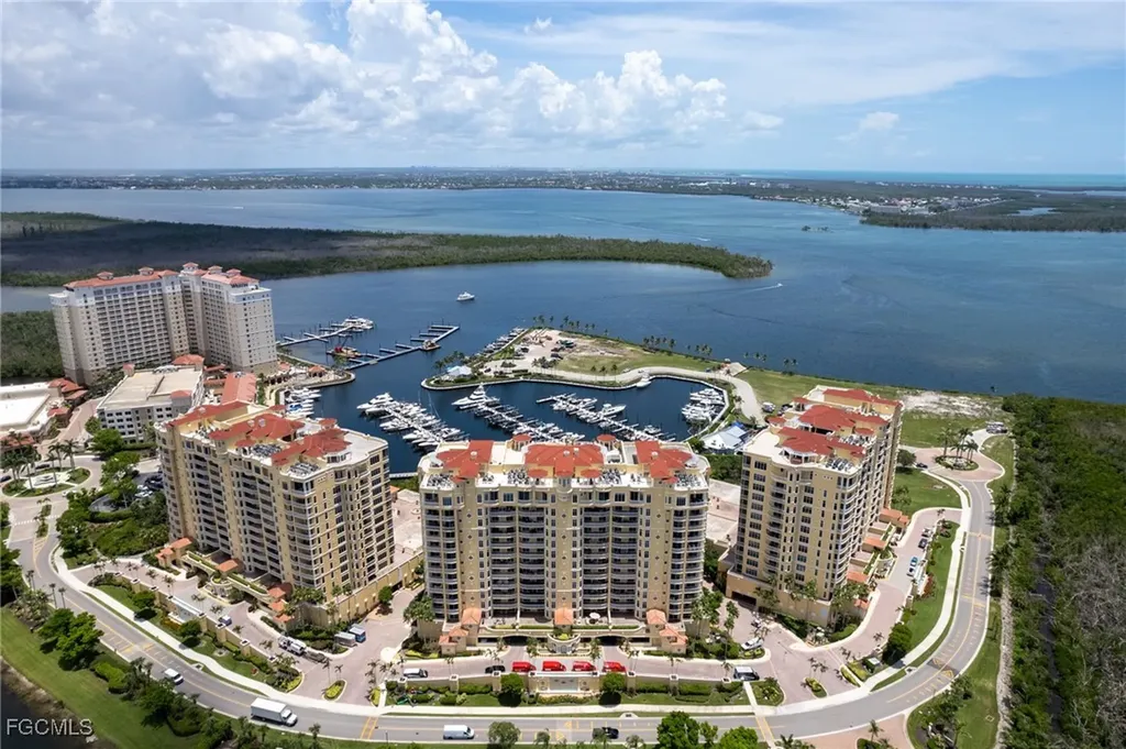 6061 Silver King Boulevard Cape Coral FL 33914