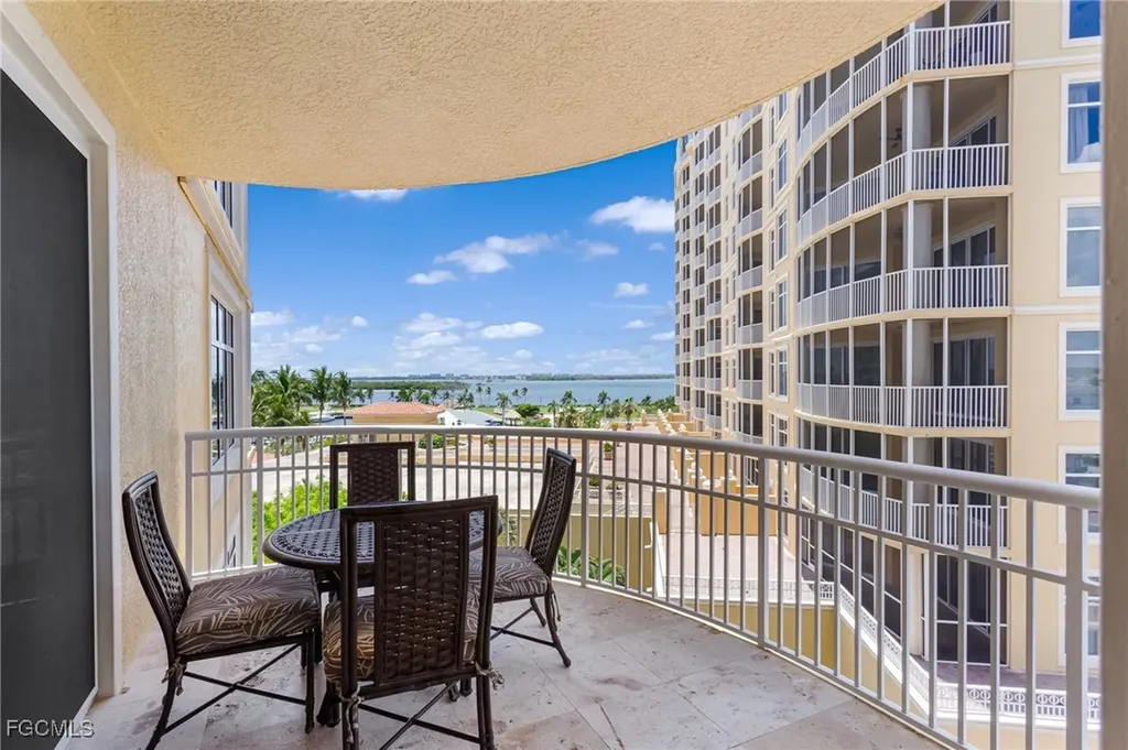 6061 Silver King Boulevard Cape Coral FL 33914