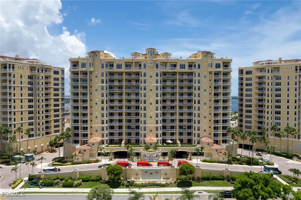 6061 Silver King Boulevard Cape Coral FL 33914