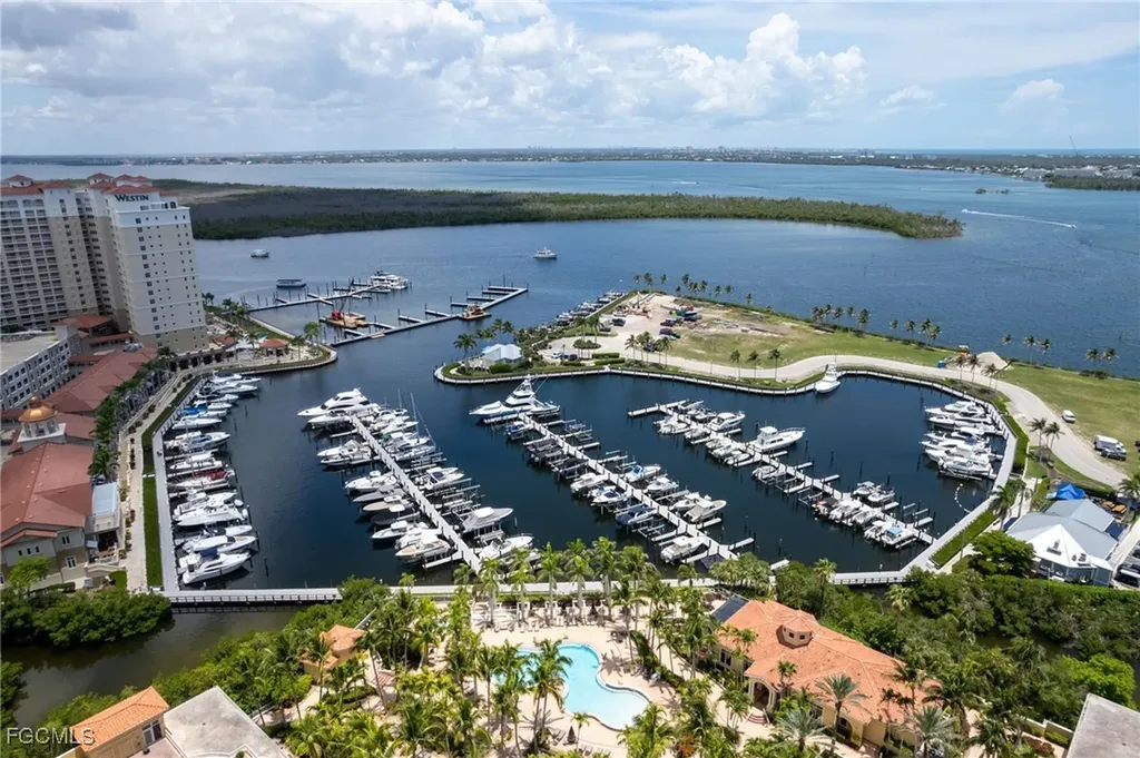 6061 Silver King Boulevard Cape Coral FL 33914