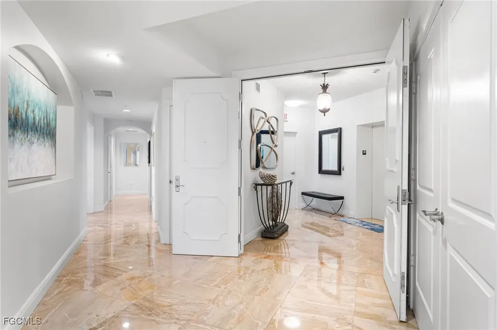 6061 Silver King Boulevard Cape Coral FL 33914