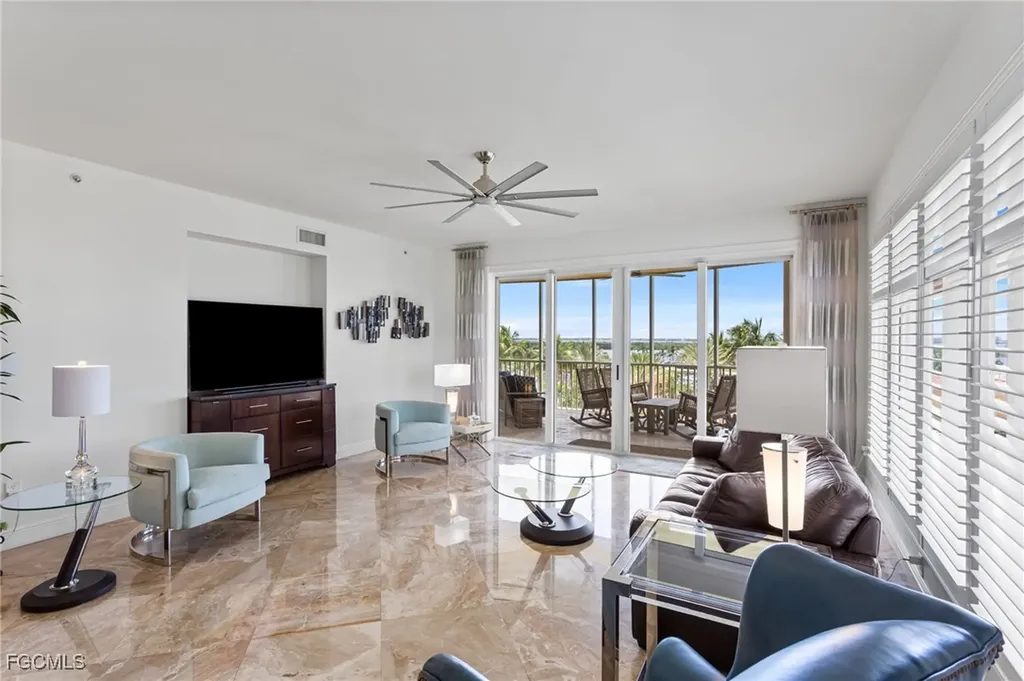 6061 Silver King Boulevard Cape Coral FL 33914