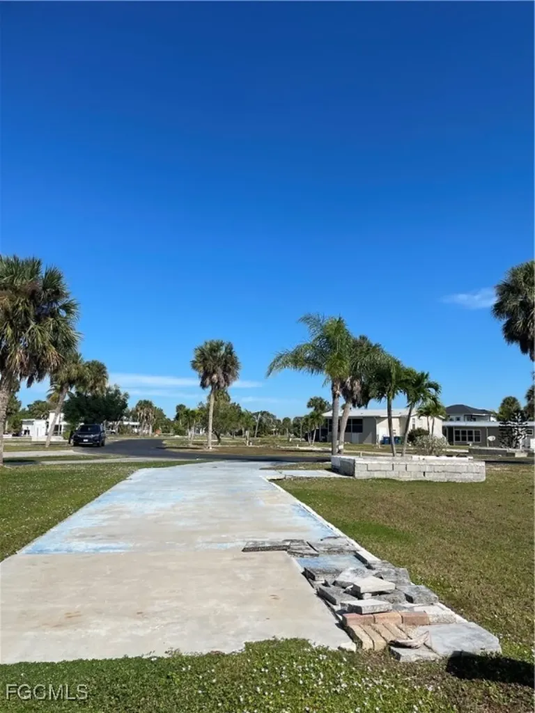 13681 Ovenbird Drive Fort Myers FL 33908