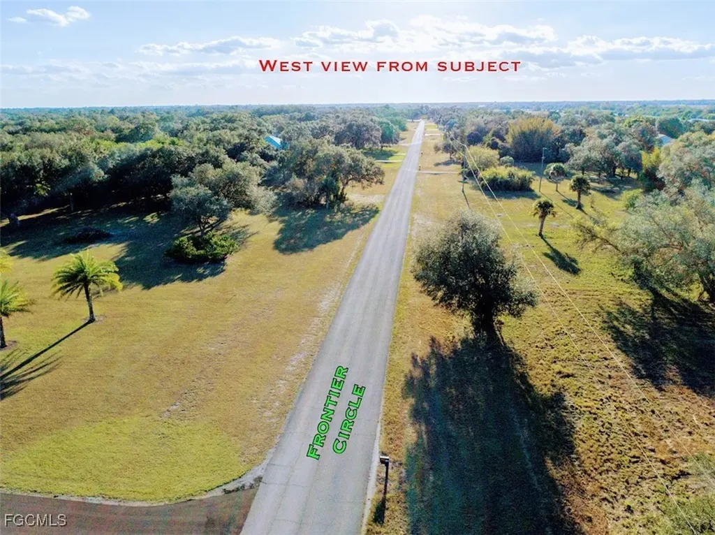 1589 Frontier Circle Labelle FL 33935