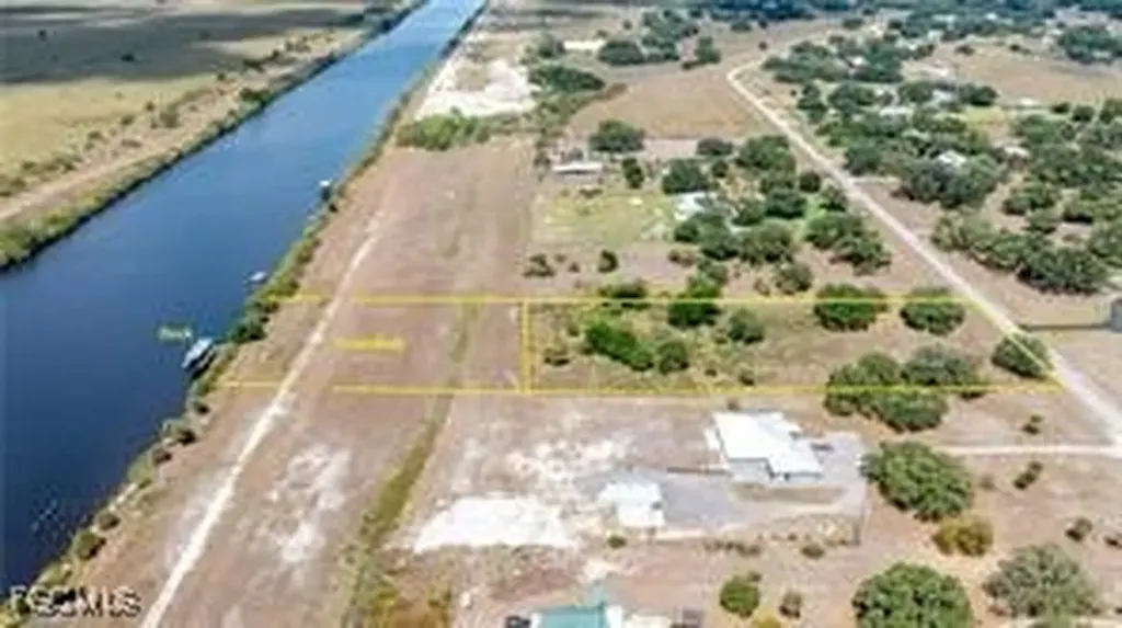 1589 Frontier Circle Labelle FL 33935