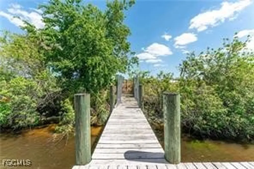 1589 Frontier Circle Labelle FL 33935