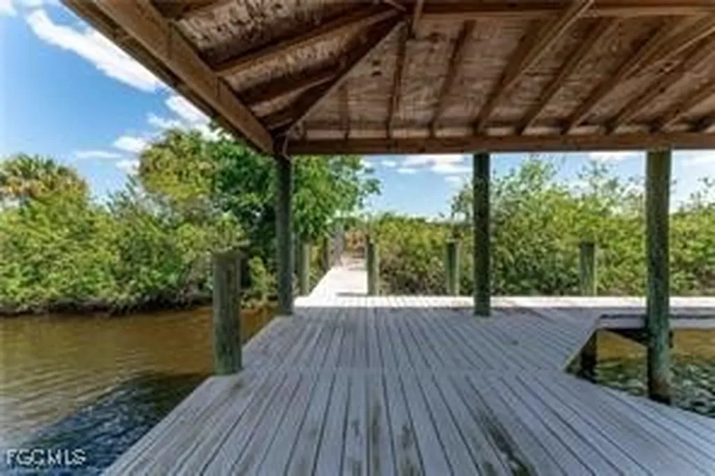 1589 Frontier Circle Labelle FL 33935