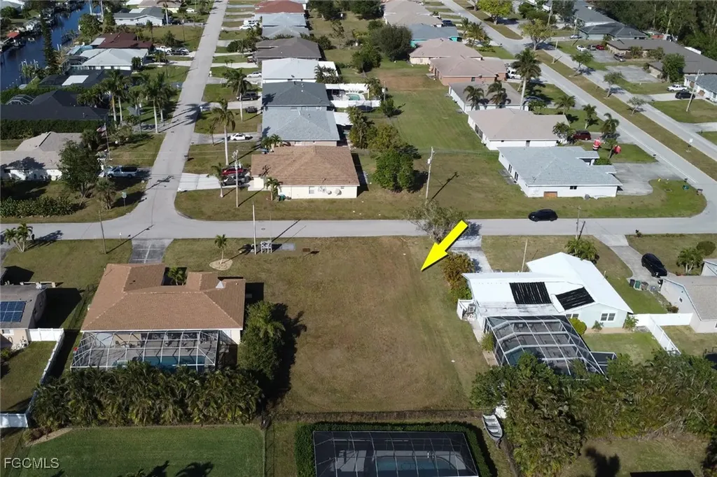 2318 SE 15th Street Cape Coral FL 33990