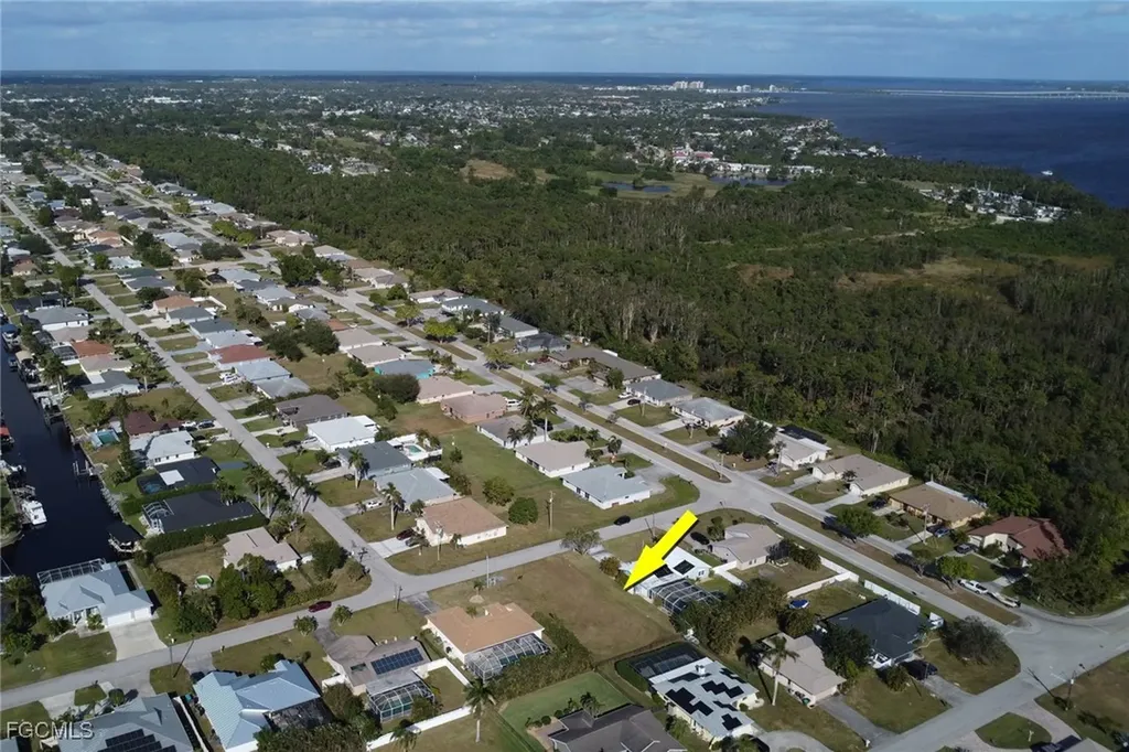 2318 SE 15th Street Cape Coral FL 33990