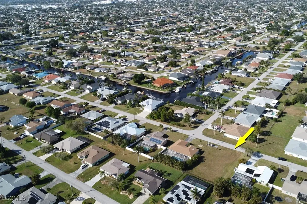 2318 SE 15th Street Cape Coral FL 33990