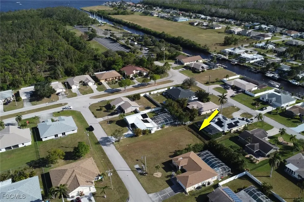 2318 SE 15th Street Cape Coral FL 33990