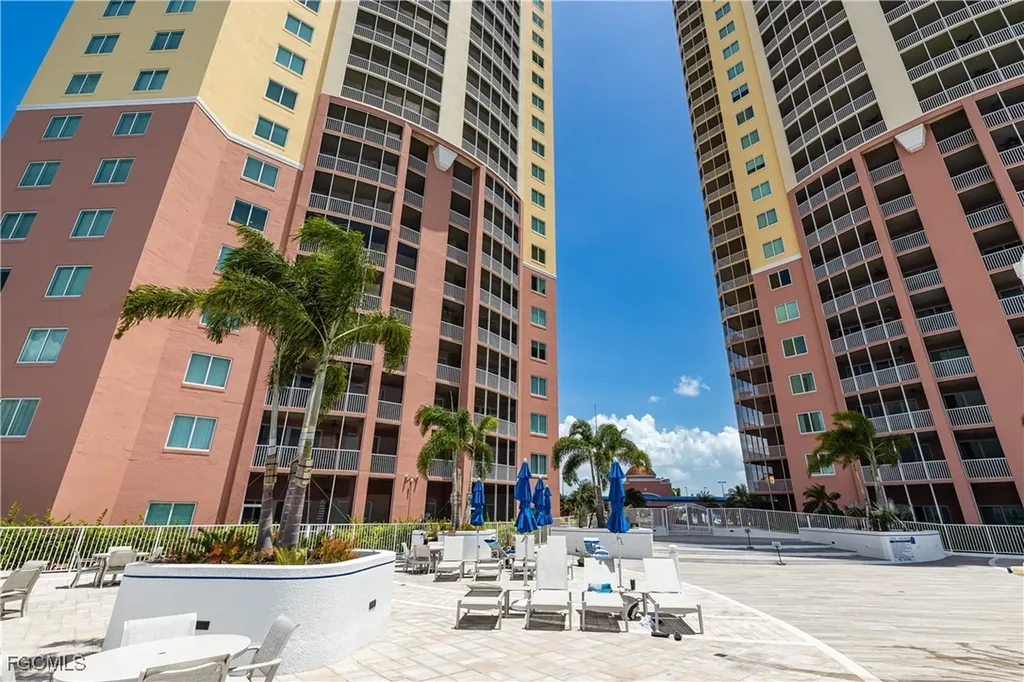2743 1st Street Fort Myers FL 33916