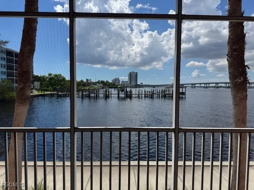 2743 1st Street Fort Myers FL 33916