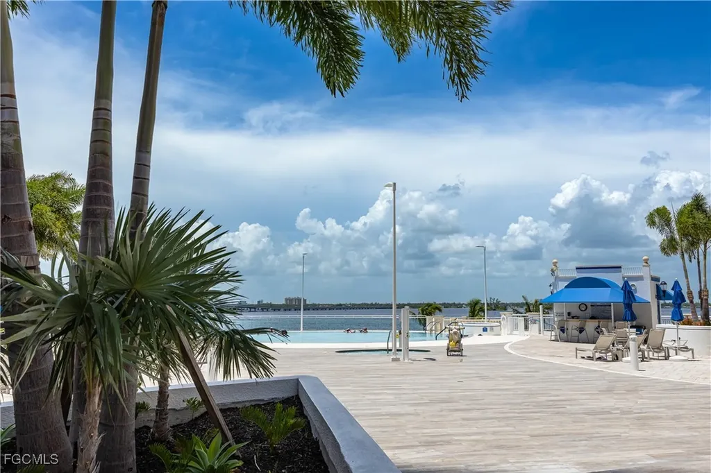 2743 1st Street Fort Myers FL 33916