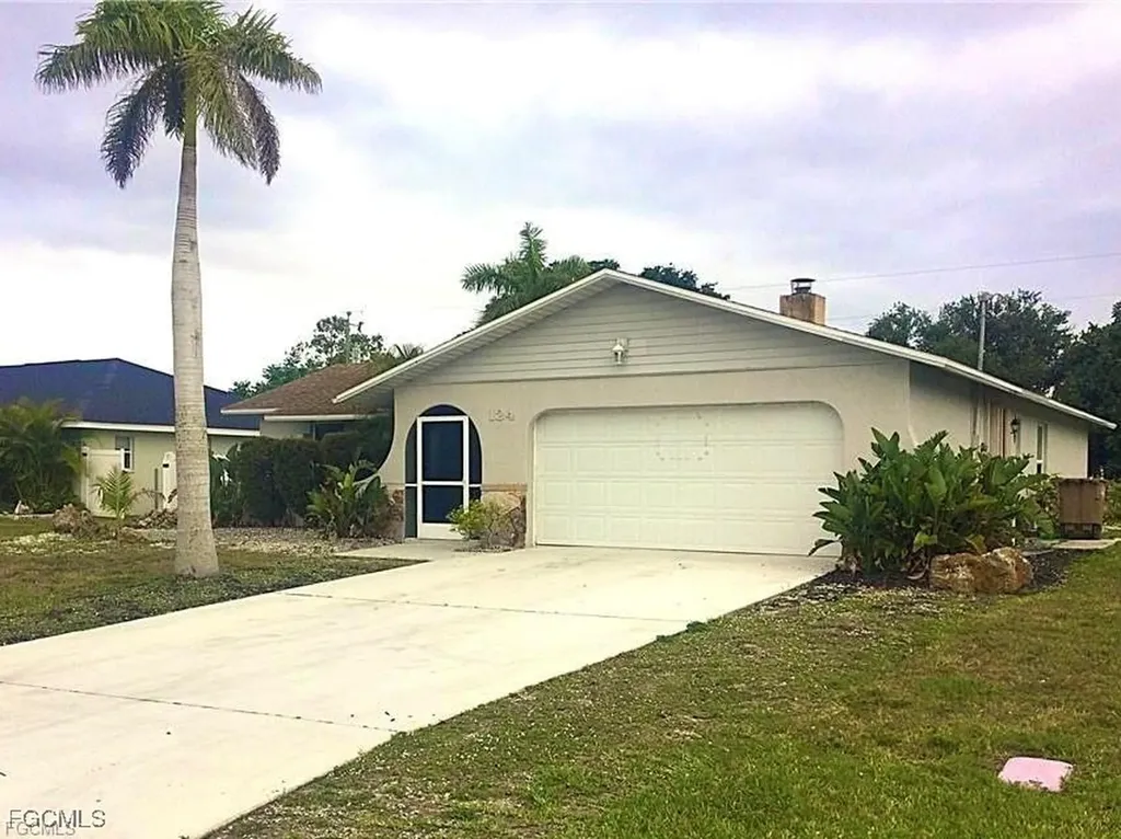124 SE 31st Street Cape Coral FL 33904