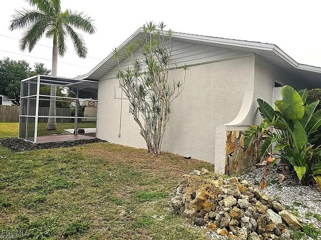124 SE 31st Street Cape Coral FL 33904