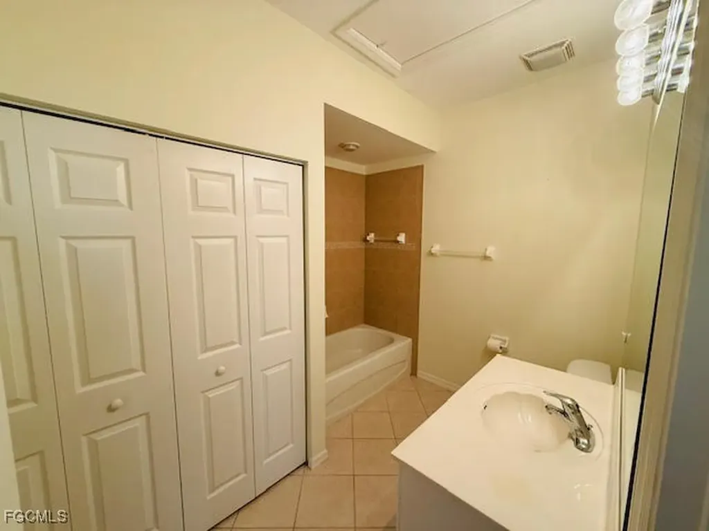 3977 Bishopwood Court E Naples FL 34114