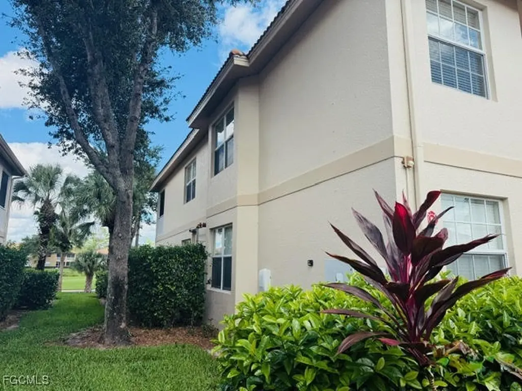 3977 Bishopwood Court E Naples FL 34114