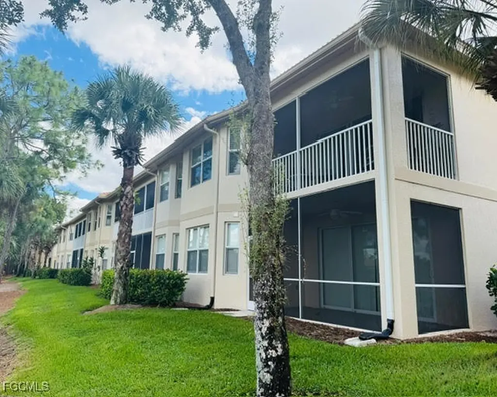 3977 Bishopwood Court E Naples FL 34114