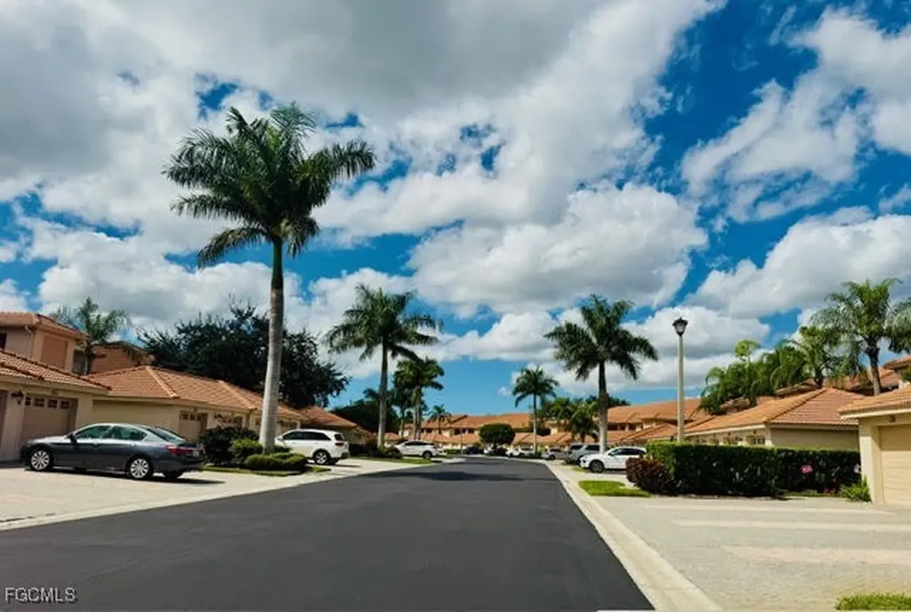 3977 Bishopwood Court E Naples FL 34114
