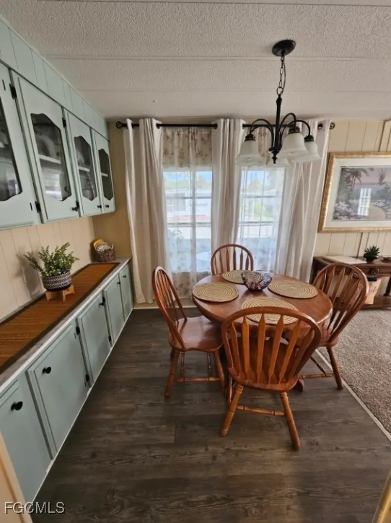 515 Blossom Court North Fort Myers FL 33917