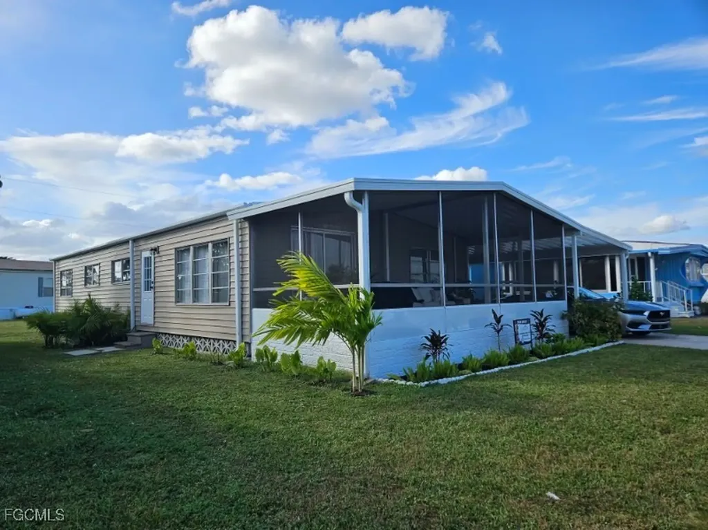 515 Blossom Court North Fort Myers FL 33917