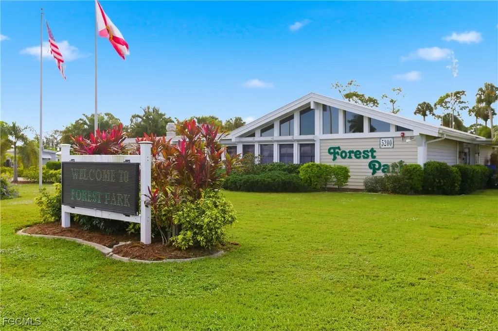 515 Blossom Court North Fort Myers FL 33917