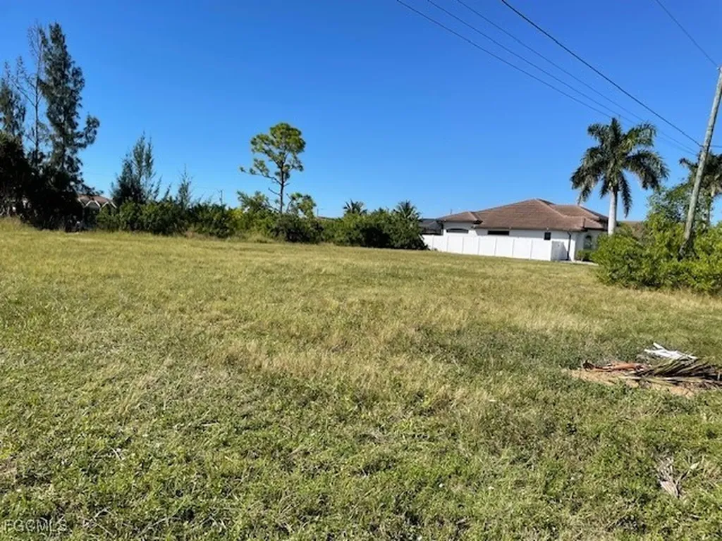 3712 SW 17th Avenue Cape Coral FL 33914