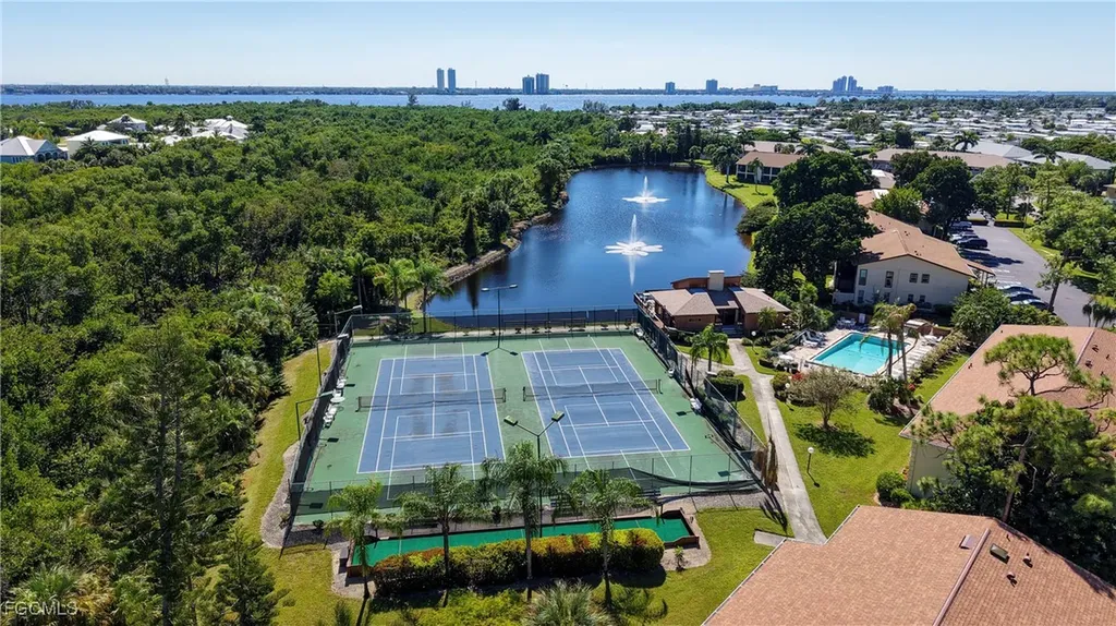 5731 Foxlake Drive North Fort Myers FL 33917