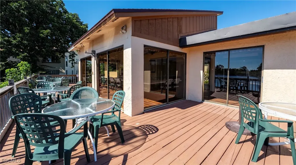 5731 Foxlake Drive North Fort Myers FL 33917