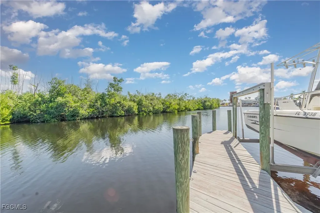 17711 Canal Cove Court Fort Myers Beach FL 33931