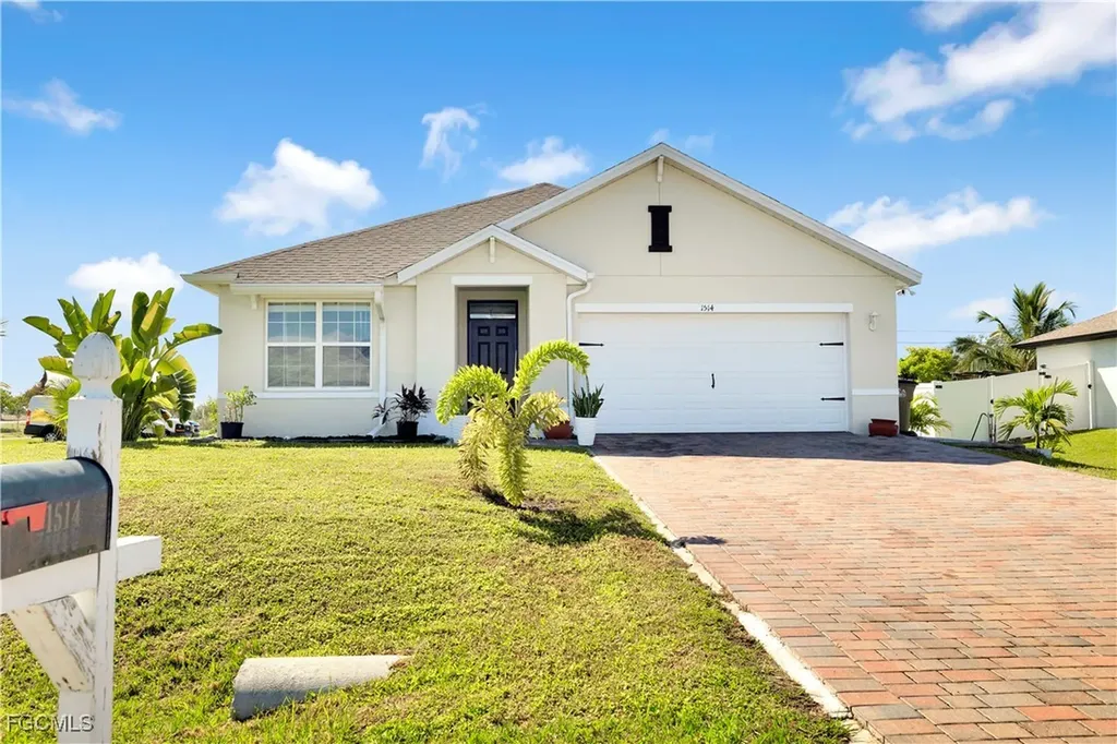 1514 NE 13th Terrace Cape Coral FL 33909