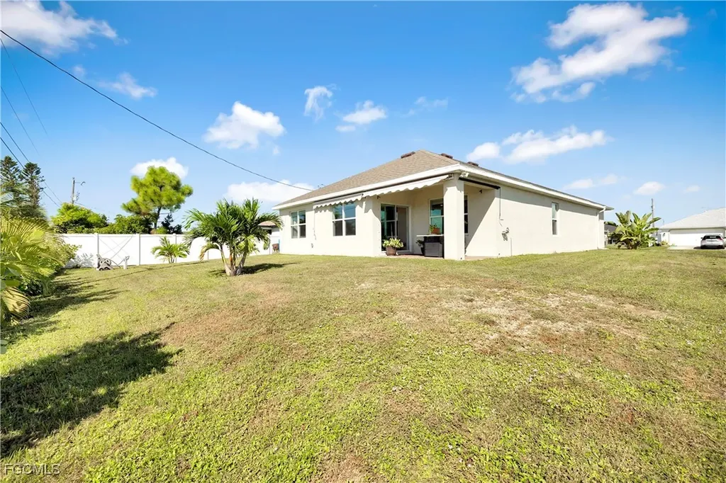 1514 NE 13th Terrace Cape Coral FL 33909