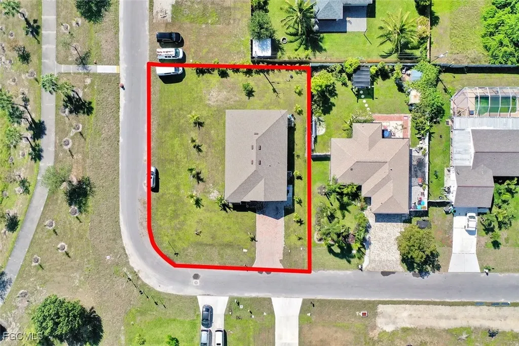 1514 NE 13th Terrace Cape Coral FL 33909