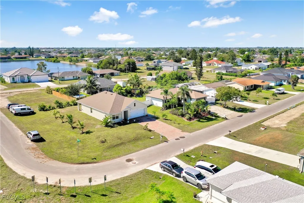 1514 NE 13th Terrace Cape Coral FL 33909