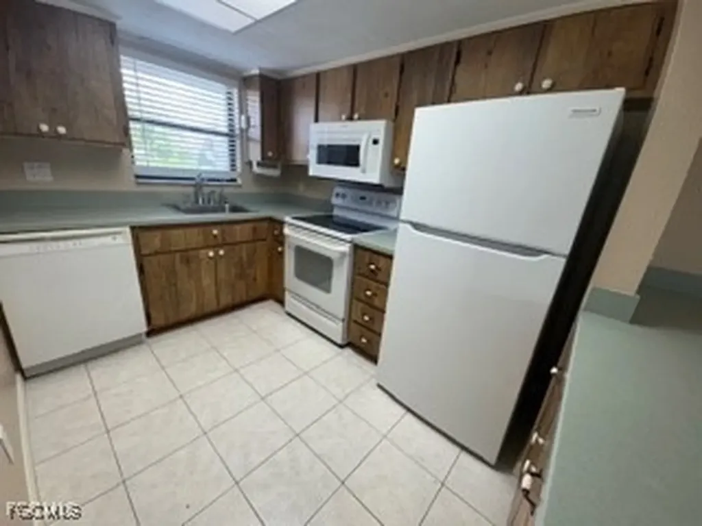 16805 Davis Road Fort Myers FL 33908