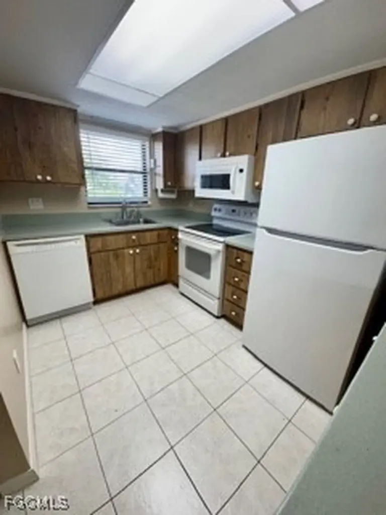 16805 Davis Road Fort Myers FL 33908