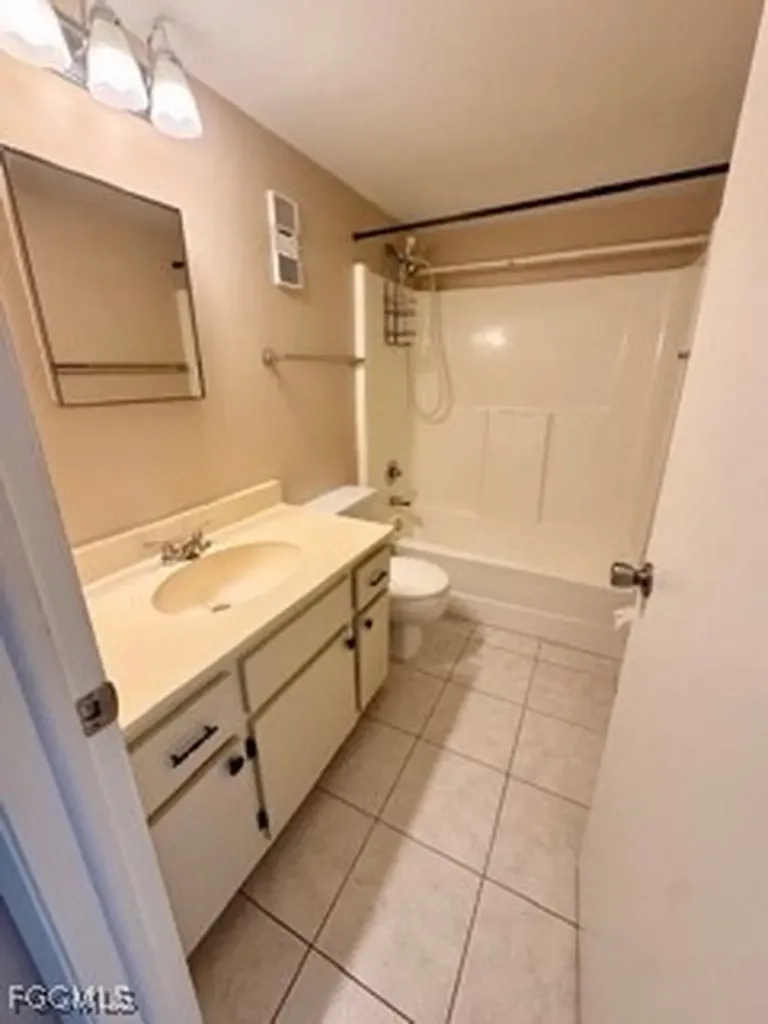 16805 Davis Road Fort Myers FL 33908
