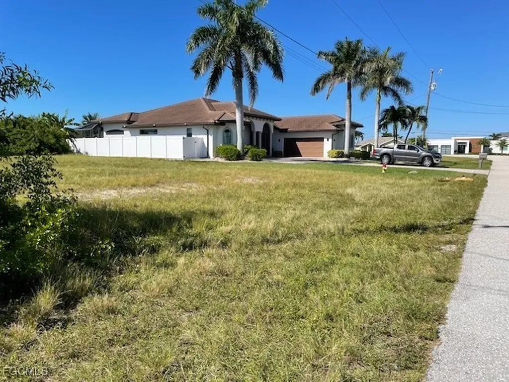 3716 SW 17th Avenue Cape Coral FL 33914