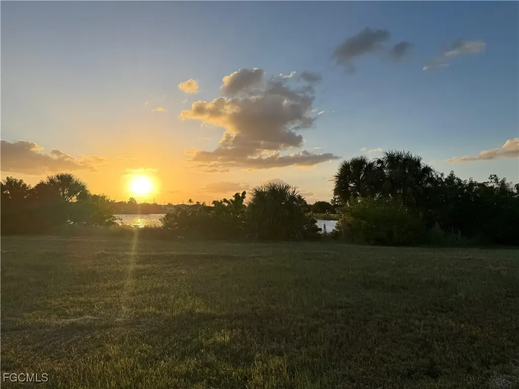 824 NE 6th Avenue Cape Coral FL 33909