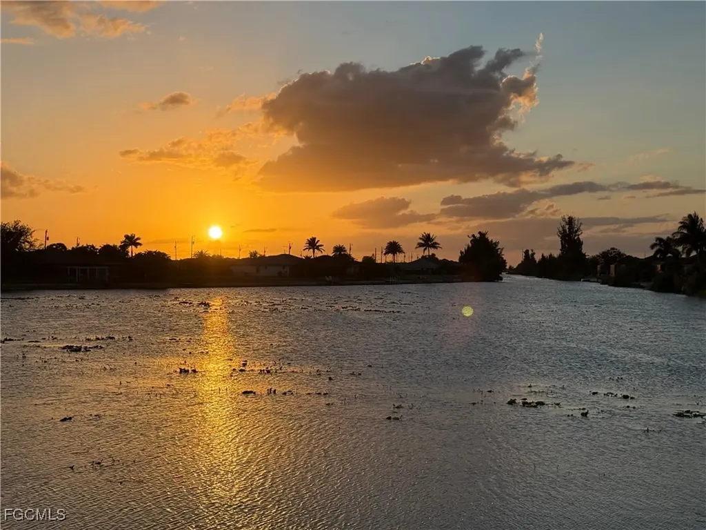 824 NE 6th Avenue Cape Coral FL 33909