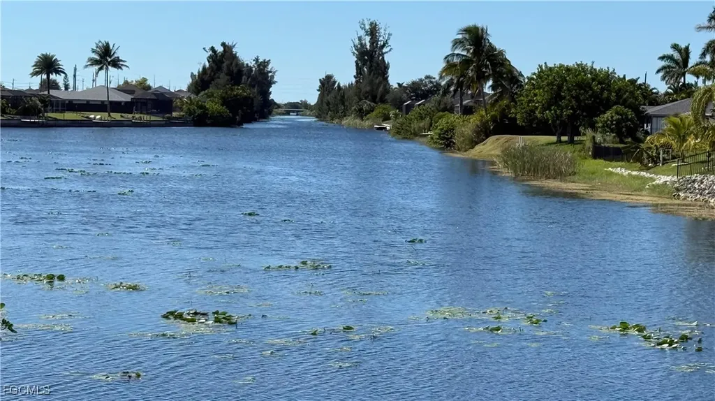 824 NE 6th Avenue Cape Coral FL 33909