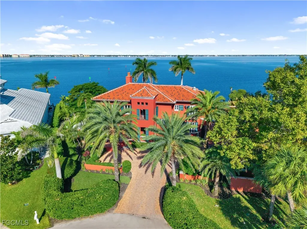 5844 Riverside Lane Fort Myers FL 33919