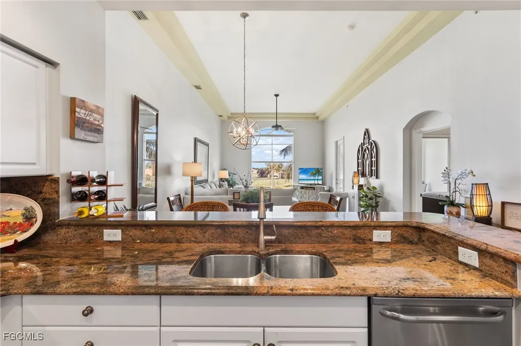 11100 Harbour Yacht Court Fort Myers FL 33908